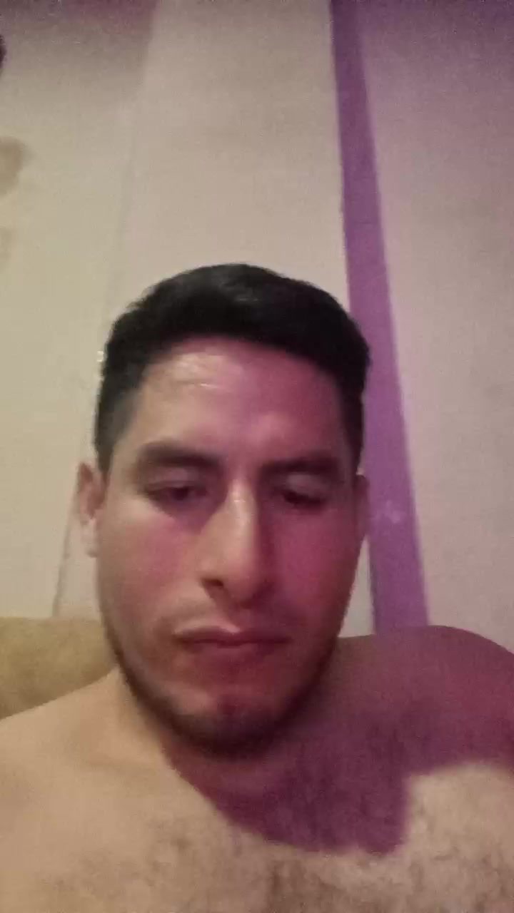 Roberto202402 Live Cam Screenshot – 2025-08-29 03:51:29