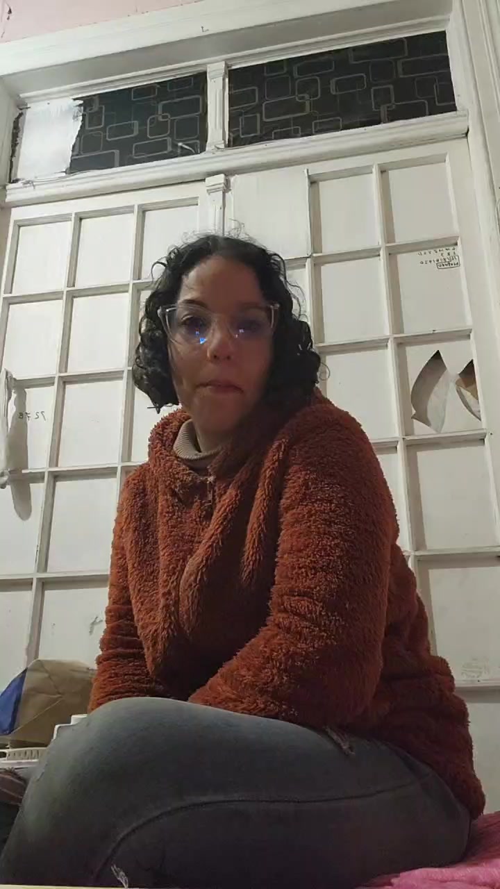 Robertotototot Live Cam Screenshot – 2025-08-25 03:04:18