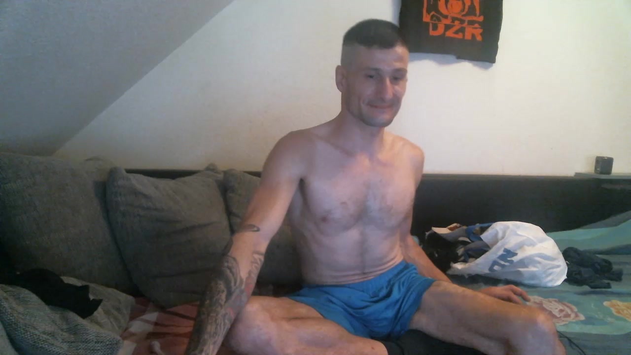RonnyRonnsen36 Live Cam Screenshot – 2025-08-03 23:07:17