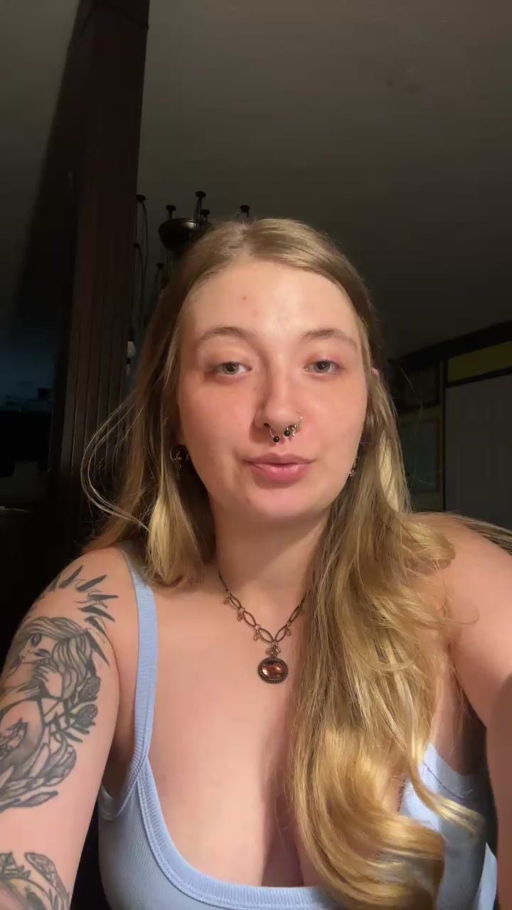 Rosaleejaden Live Cam Screenshot – 2025-08-15 05:21:12