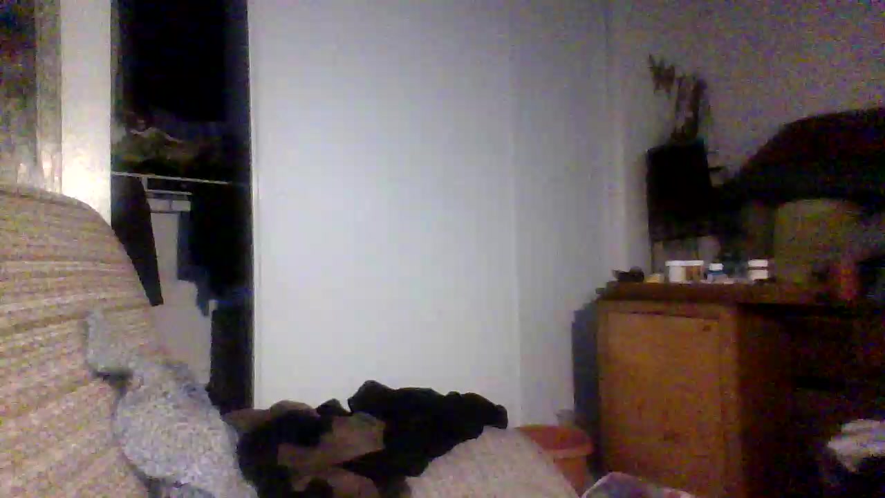 RosiePeeking Live Cam Screenshot – 2025-08-06 09:19:24