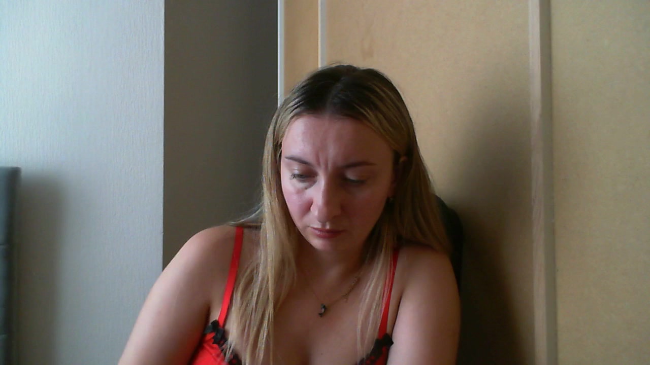 RuslanaFlower Live Cam Screenshot – 2025-08-12 11:37:51