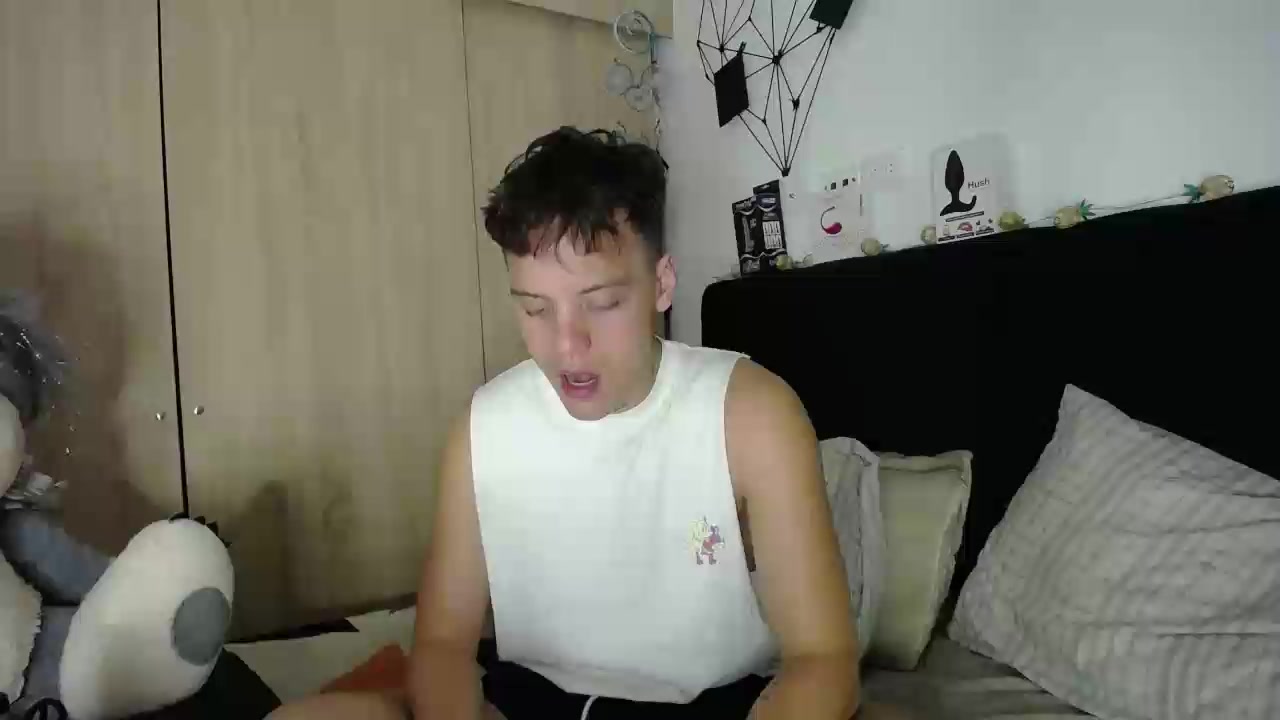 Santiago_xhot Live Cam Screenshot – 2025-08-04 01:10:45