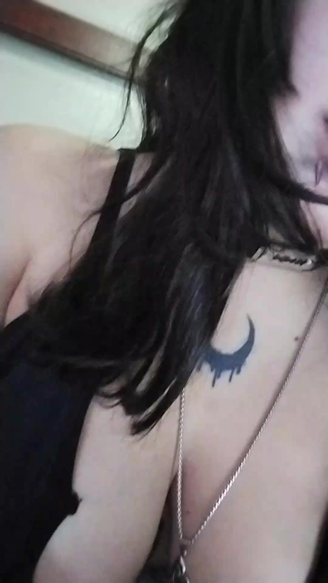 Saragothsquirt Live Cam Screenshot – 2025-09-05 00:56:42