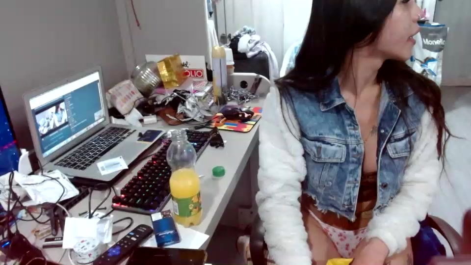 SaryDoll Live Cam Screenshot – 2025-08-07 01:33:20