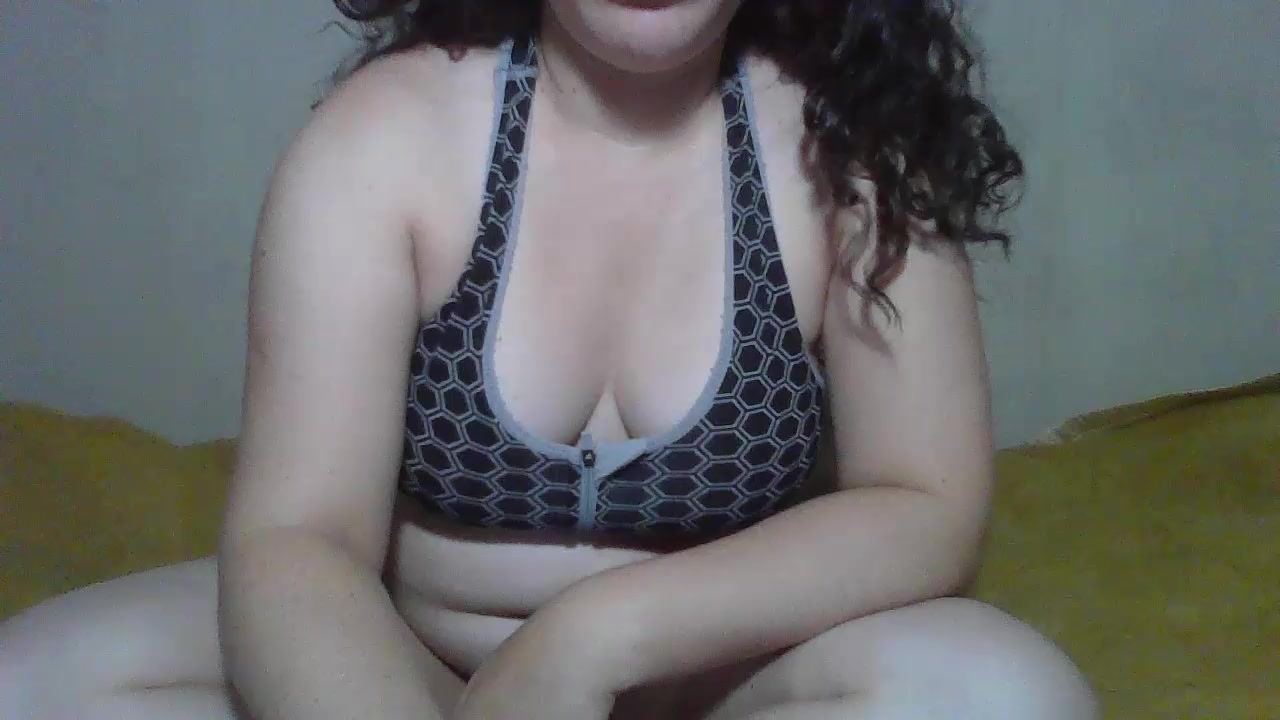 Scarlettthott Live Cam Screenshot – 2025-08-15 21:08:30