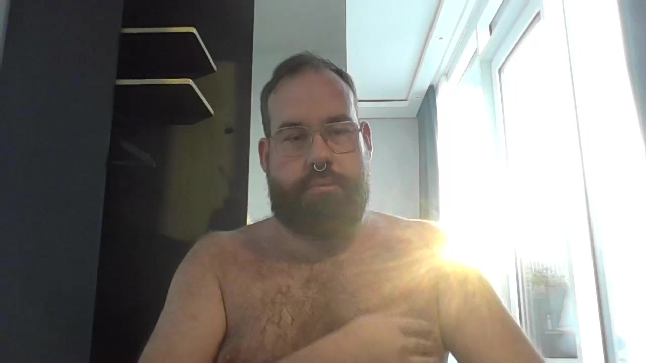 ScruffBear Live Cam Screenshot – 2025-08-15 18:02:33