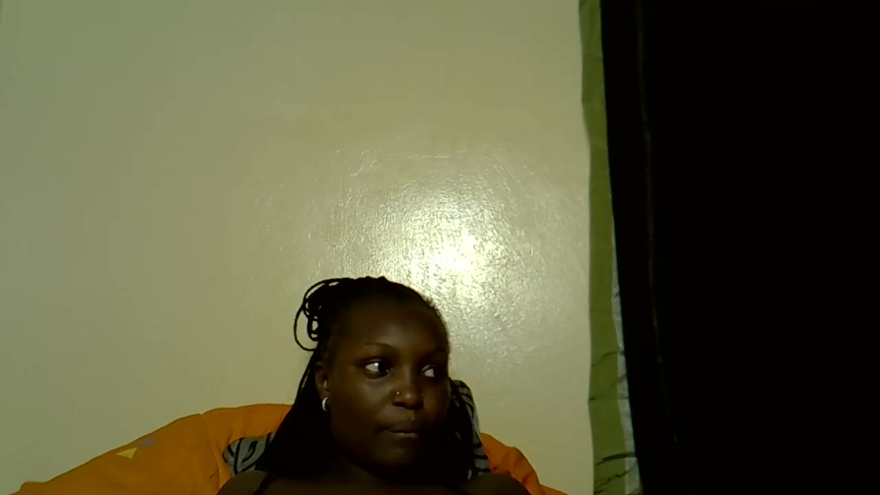 SexyDebie Live Cam Screenshot – 2025-08-04 00:49:53