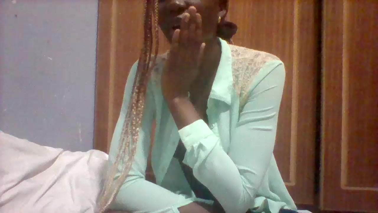 Shania_lover Live Cam Screenshot – 2025-09-08 17:51:35