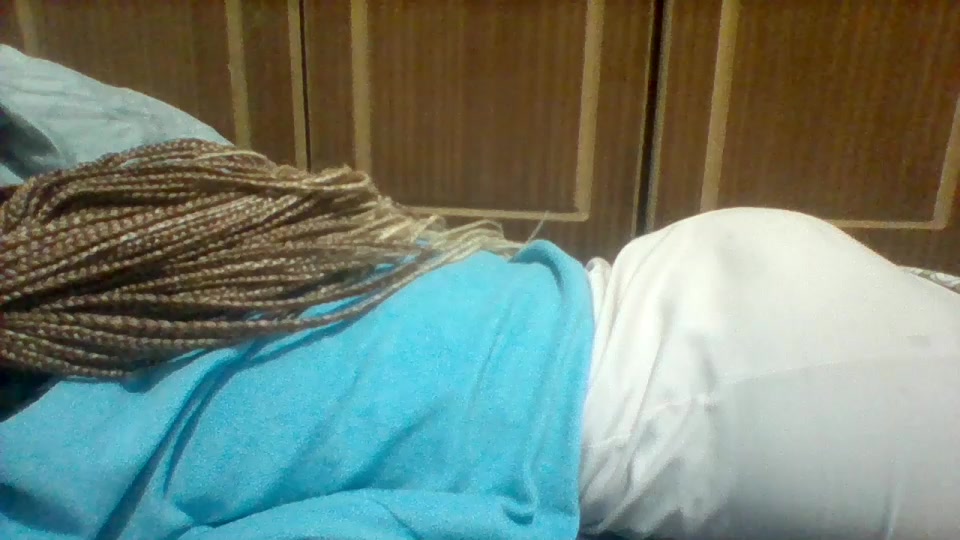 Shania_lover Live Cam Screenshot – 2025-09-16 00:54:55