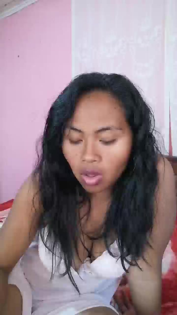 Shaniaha Live Cam Screenshot – 2025-08-15 10:02:24