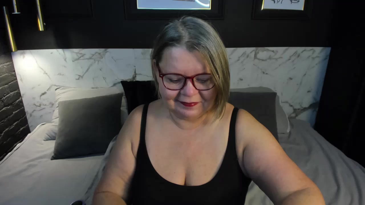 Shannonshine Live Cam Screenshot – 2025-08-26 05:35:49