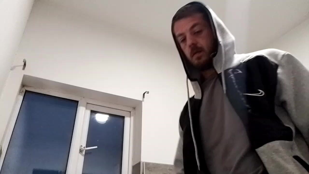SirCumalot9292 Live Cam Screenshot – 2025-08-06 04:01:52