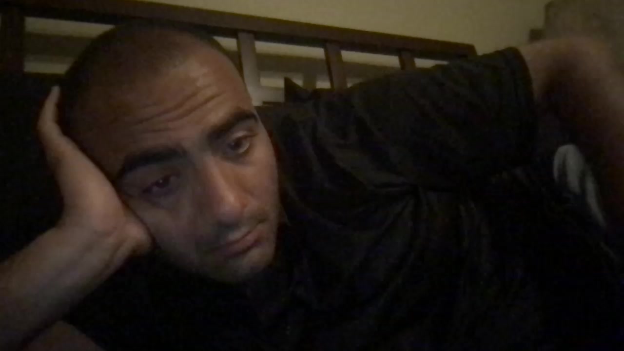 Slickvic5852 Live Cam Screenshot – 2025-08-12 04:52:35