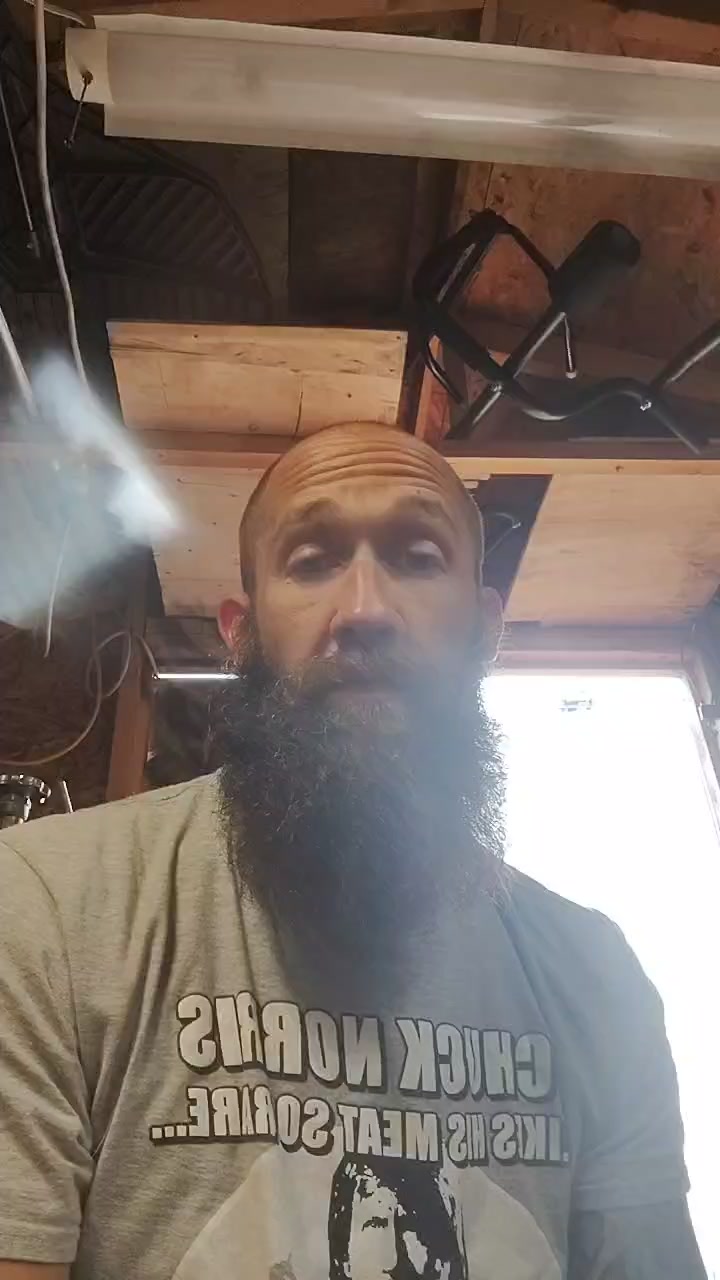 Smokiethesub Live Cam Screenshot – 2025-09-01 18:51:15