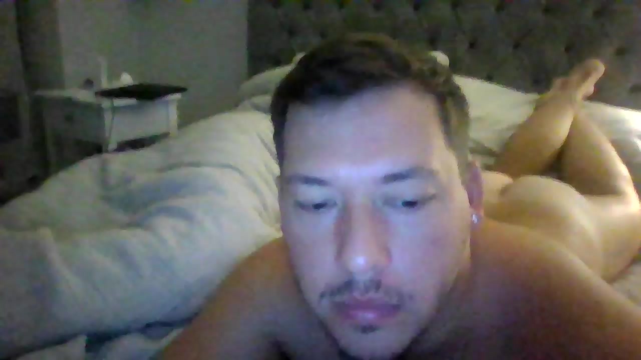SmoothUK Live Cam Screenshot – 2025-08-18 01:02:04
