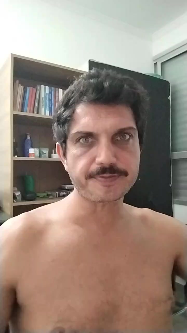 Somehotguybraz Live Cam Screenshot – 2025-08-28 23:22:29