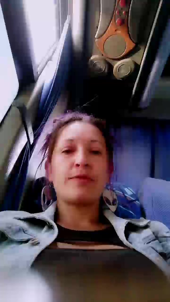 Sophie_Banger Live Cam Screenshot – 2025-08-03 22:10:01