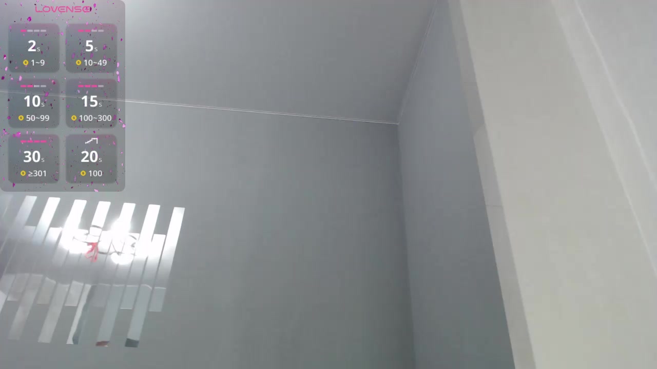 StacyDavise_ Live Cam Screenshot – 2025-08-18 05:05:52