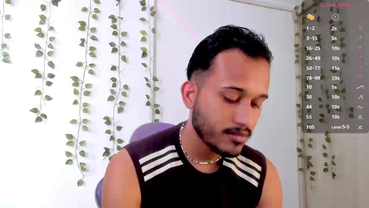 SubmissiveHorny Live Cam Screenshot – 2025-08-05 14:32:01
