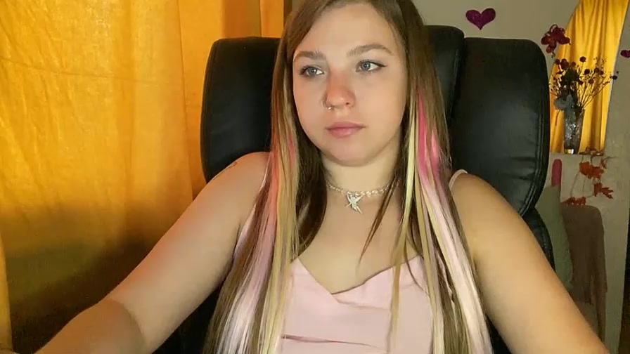 SweetAlissa18 Live Cam Screenshot – 2025-08-08 09:53:03