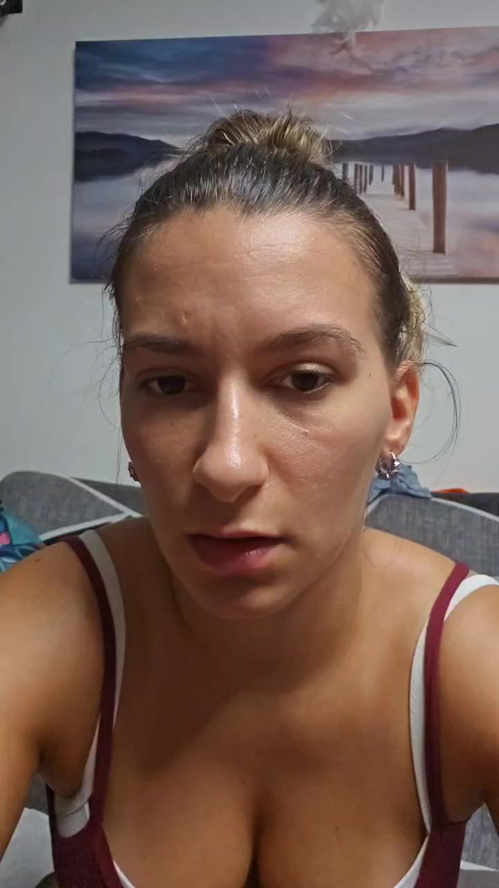 Sweetychloe2 Live Cam Screenshot – 2025-08-05 20:28:27