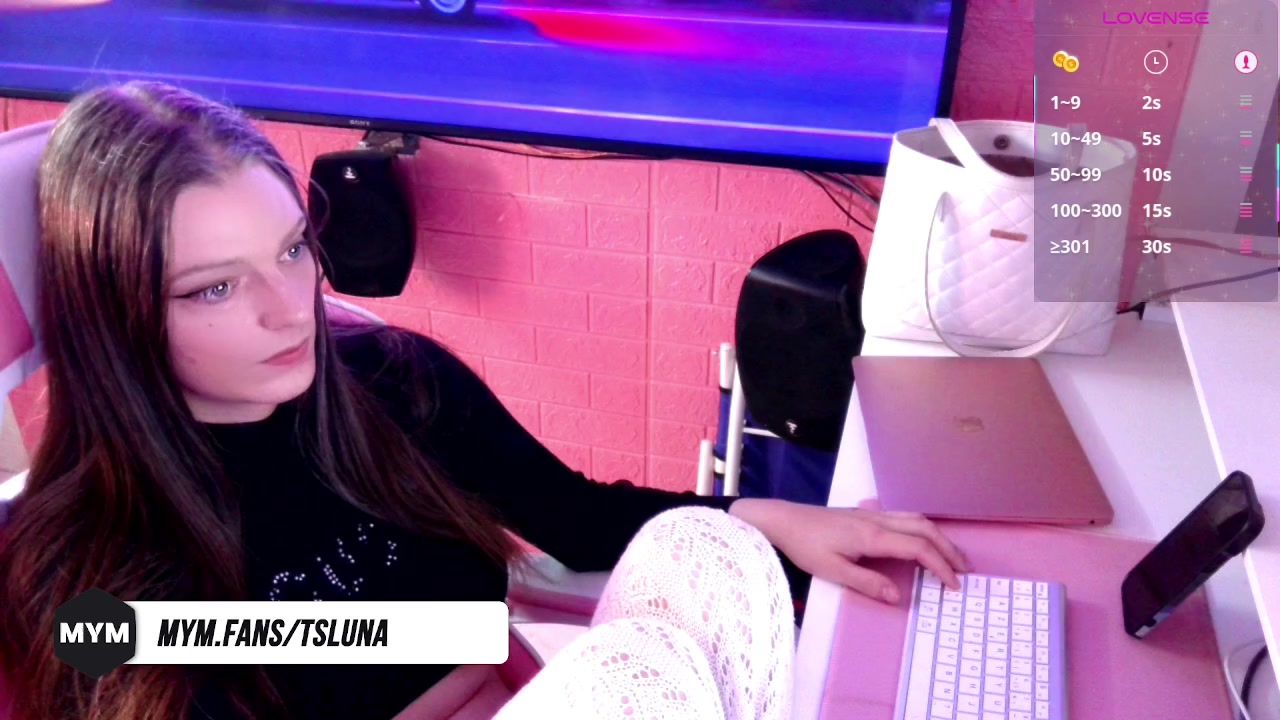TSLuna44 Live Cam Screenshot – 2025-08-25 14:22:25