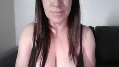 TaraLucky Live Cam Screenshot – 2025-08-06 08:44:06