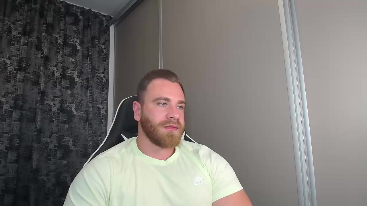 Thori92 Live Cam Screenshot – 2025-08-24 19:19:46