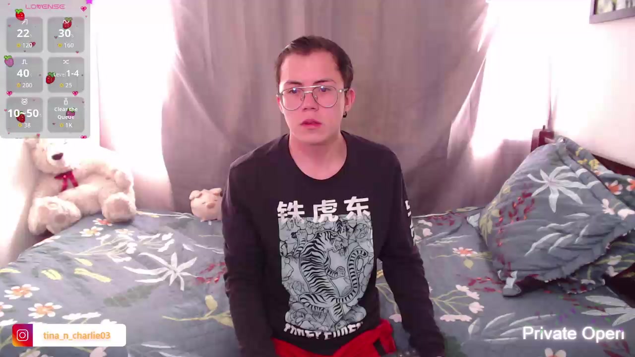TinaNCharlie Live Cam Screenshot – 2025-08-31 20:58:52