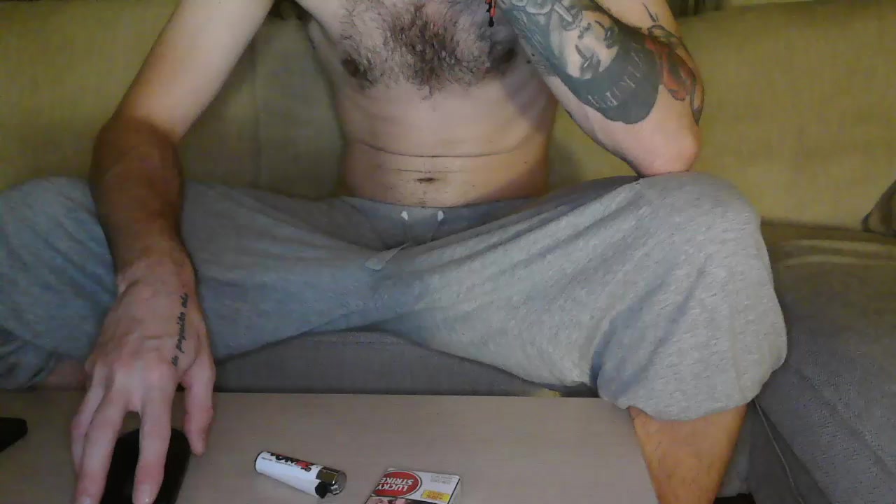 TitoXx420 Live Cam Screenshot – 2025-08-05 20:51:36