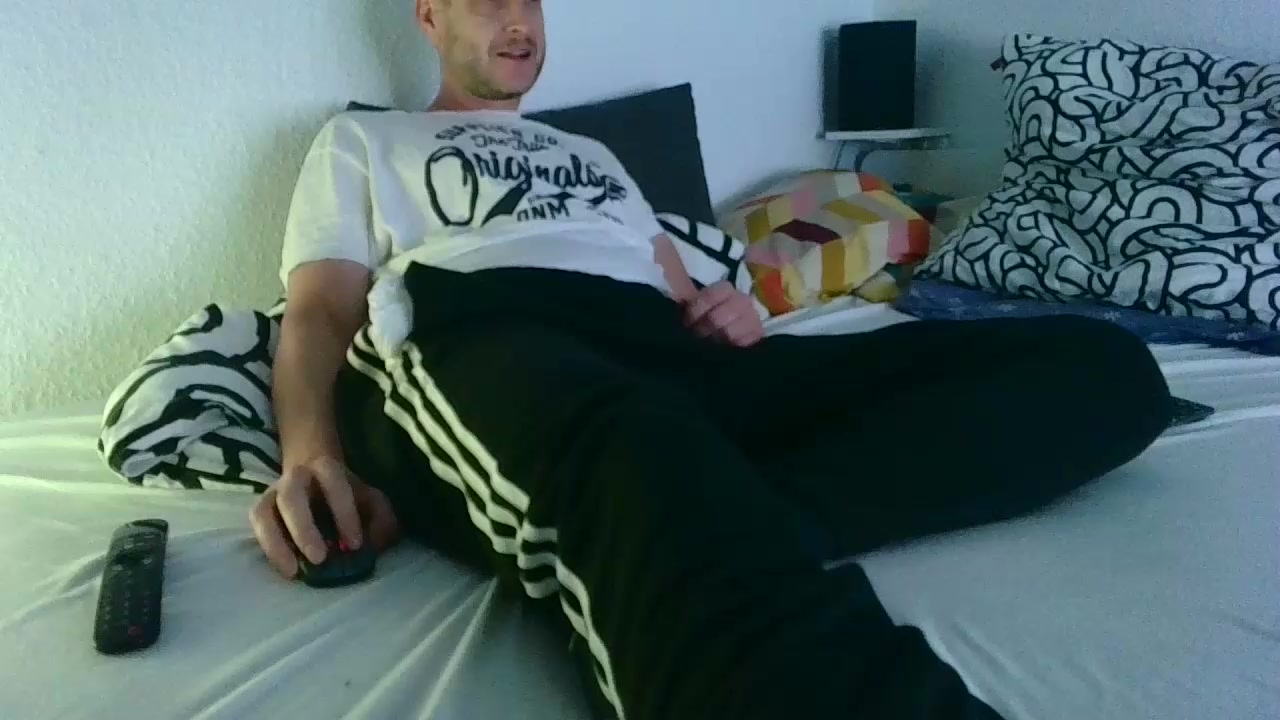 Tommy77088 Live Cam Screenshot – 2025-08-06 19:02:42