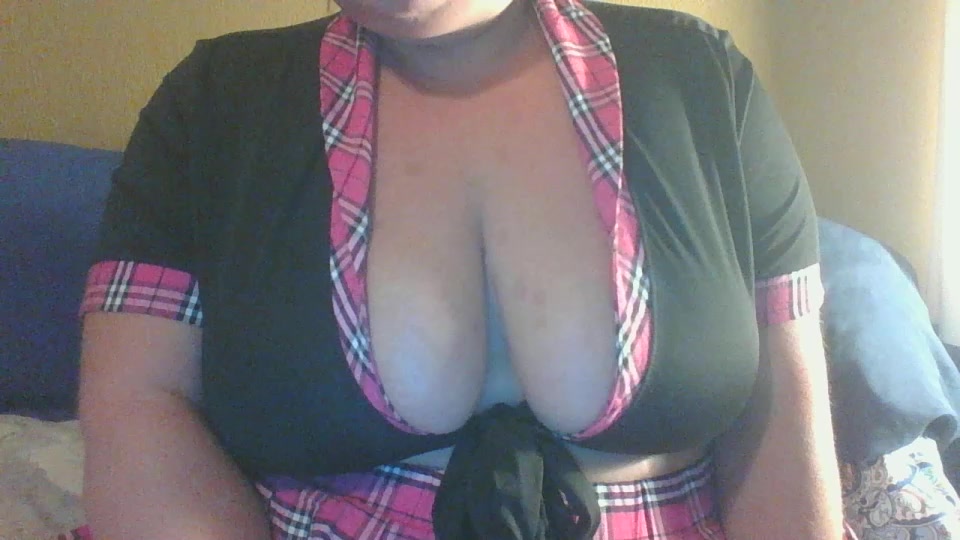 TrashyAshley Live Cam Screenshot – 2025-08-18 00:27:09