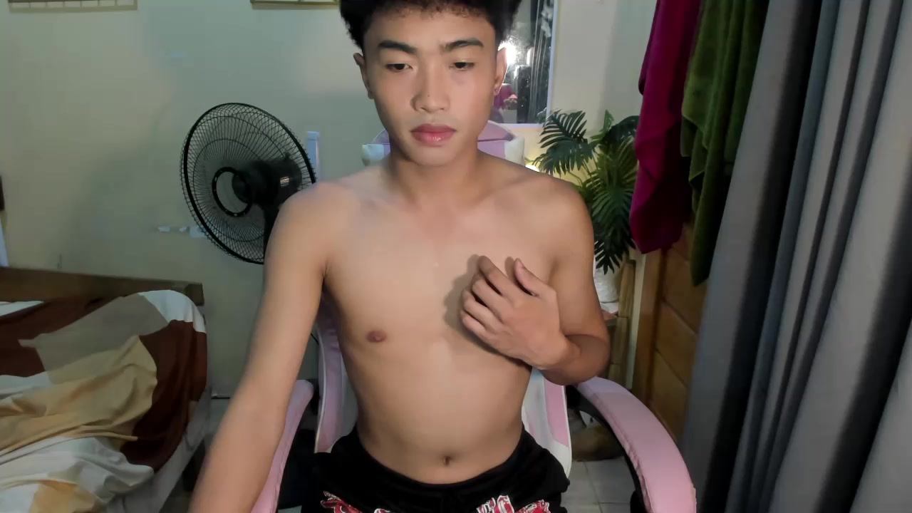 Urhotpinoy Live Cam Screenshot – 2025-08-19 09:50:35