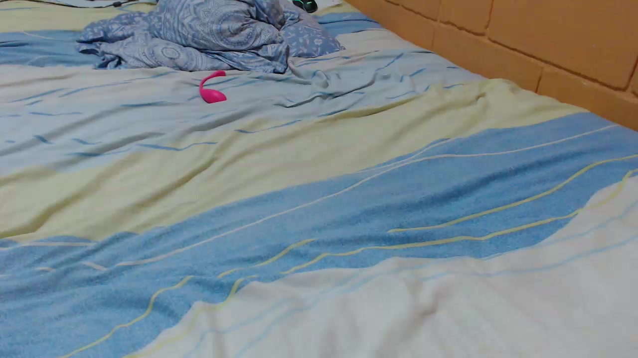 UwU_UuU Live Cam Screenshot – 2025-08-04 17:00:54