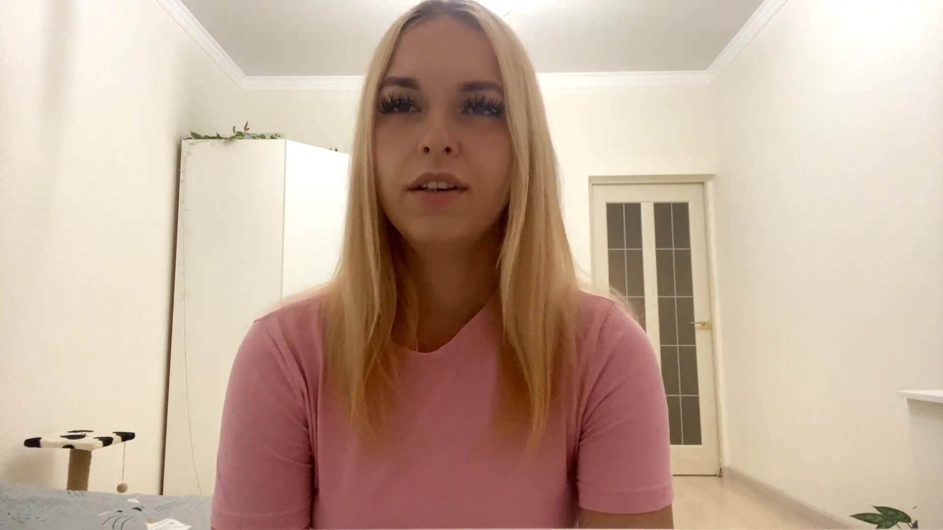 VanZuckerman Live Cam Screenshot – 2025-09-05 18:15:35