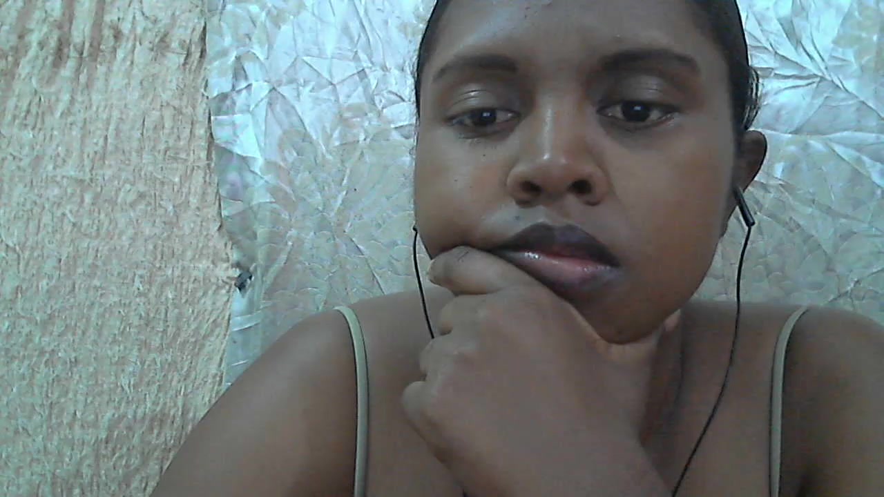 VanessaBrooks Live Cam Screenshot – 2025-08-12 16:13:46