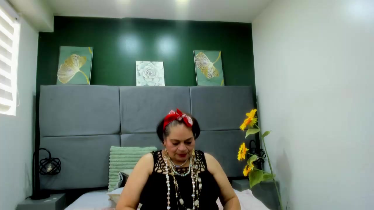 VickyBoobss Live Cam Screenshot – 2025-08-22 20:36:54