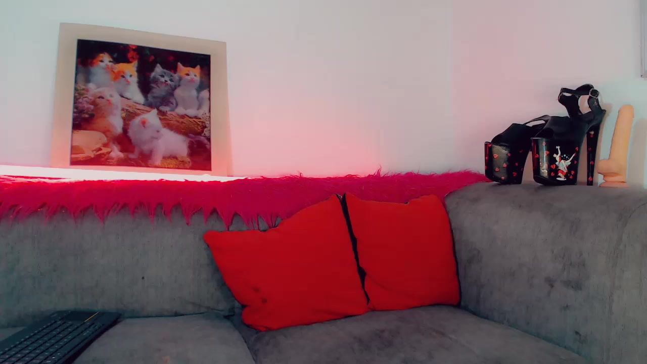 VickyGill Live Cam Screenshot – 2025-08-05 00:33:31