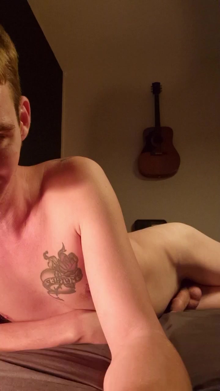 Vidslave Live Cam Screenshot – 2025-08-05 22:55:04