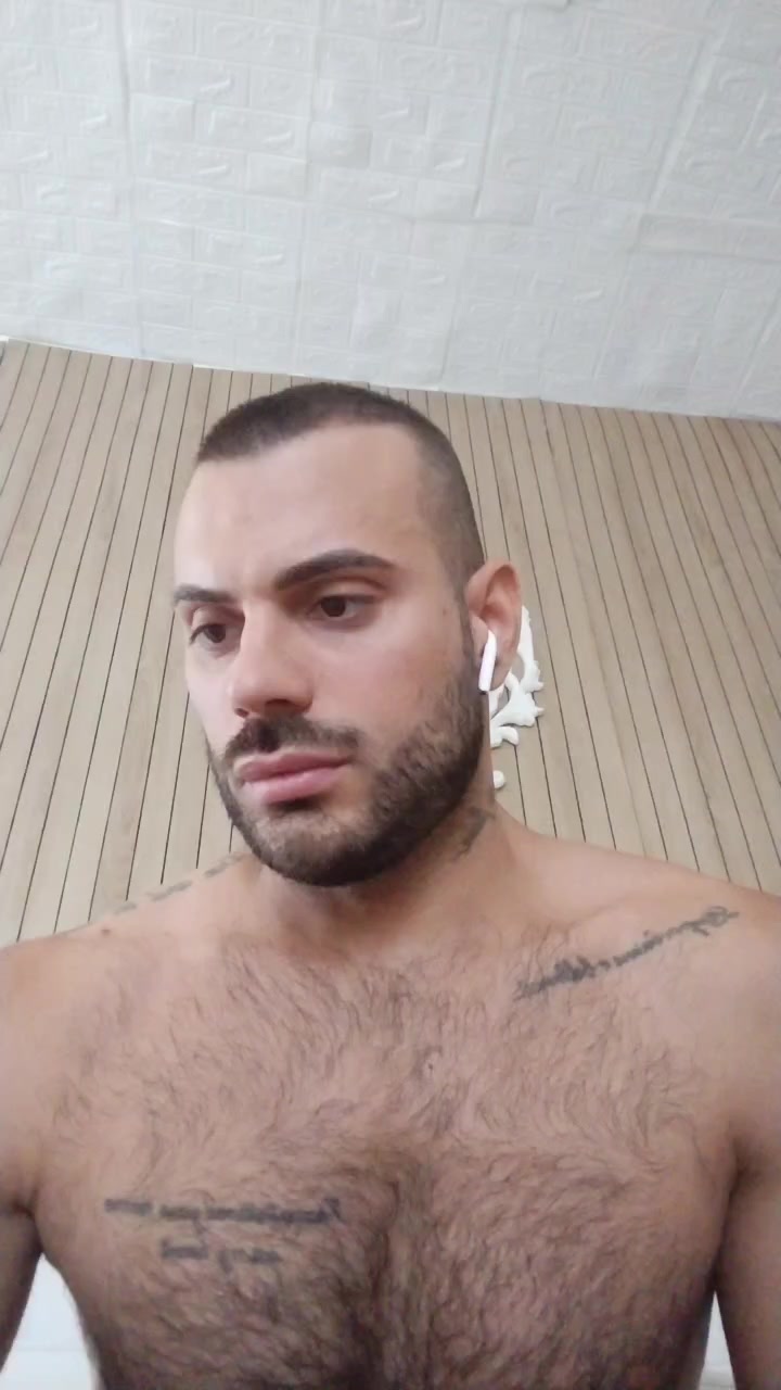 Viki84 Live Cam Screenshot – 2025-08-06 09:46:50