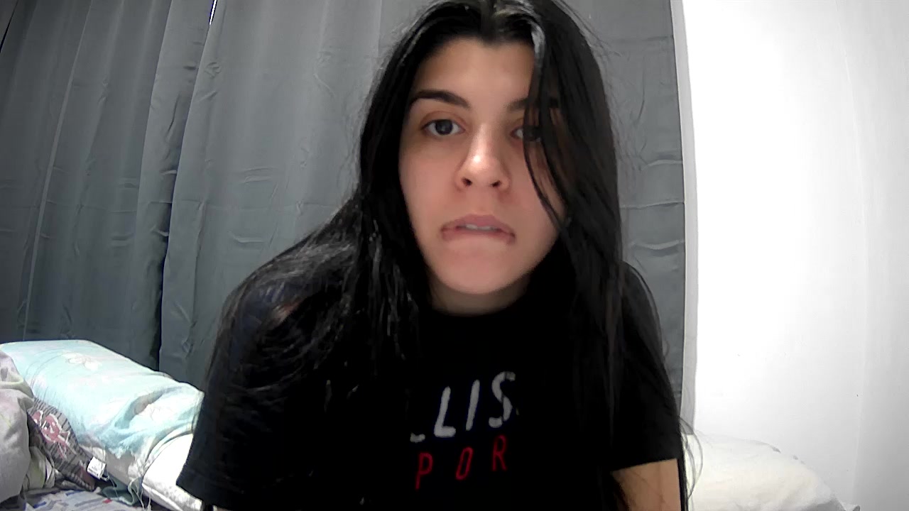Violetazein Live Cam Screenshot – 2025-08-19 20:12:46