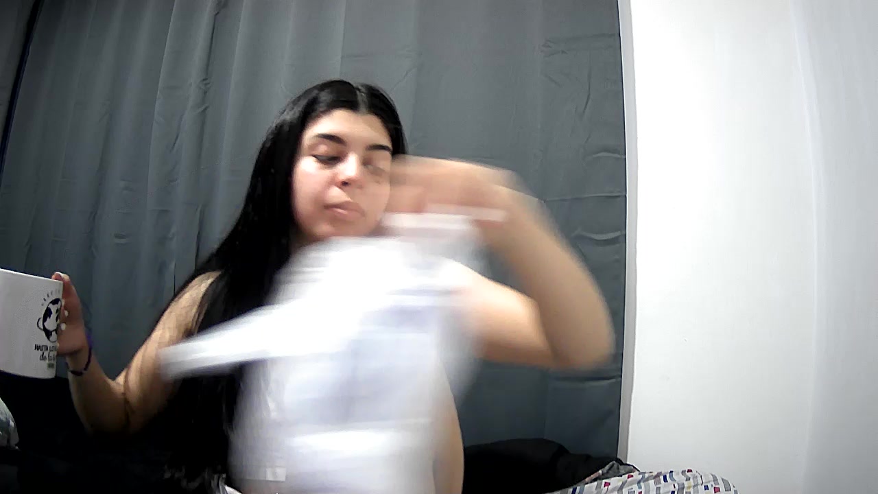 Violetazein Live Cam Screenshot – 2025-08-31 18:50:19