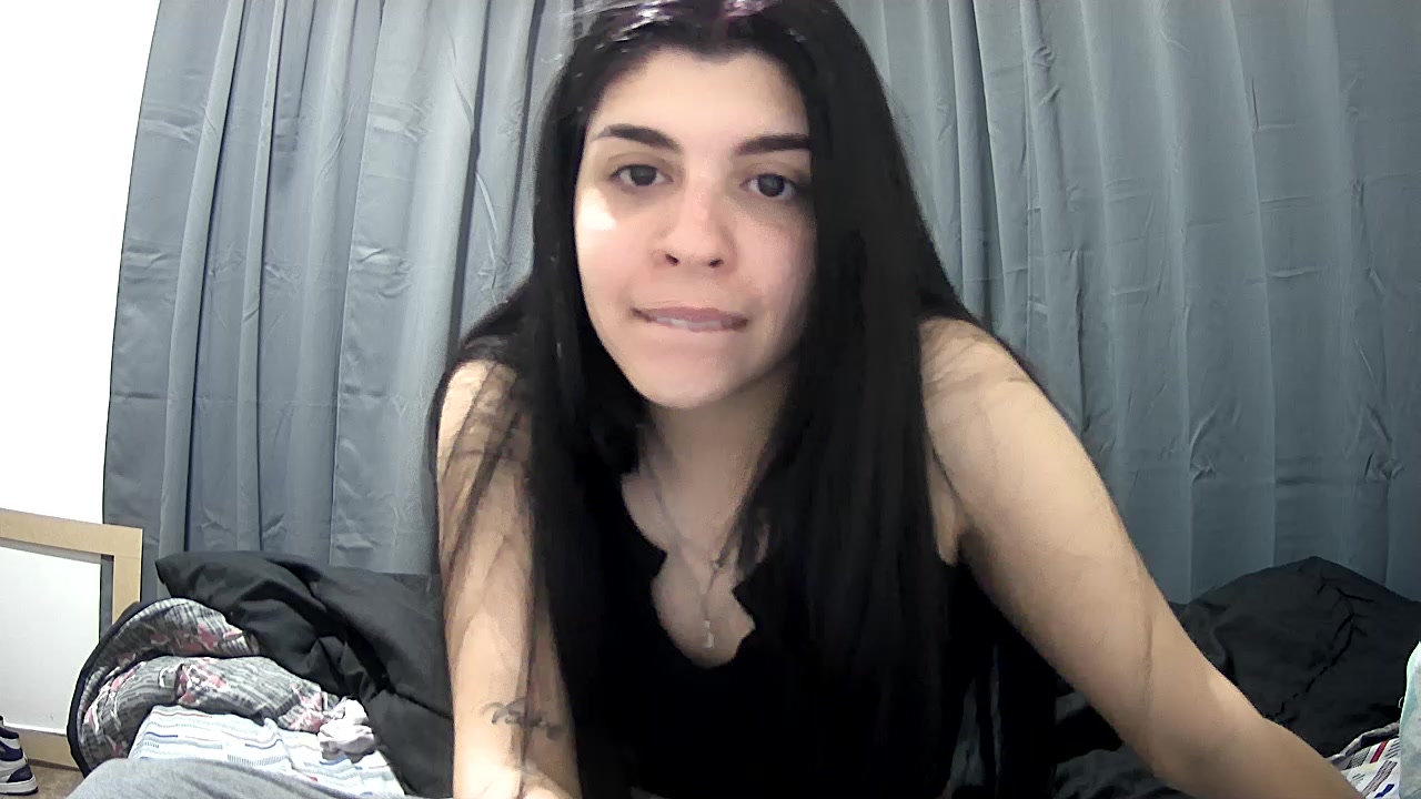 Violetazein Live Cam Screenshot – 2025-09-09 01:12:02