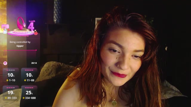 Viollet_C Live Cam Screenshot – 2025-10-10 03:18:07