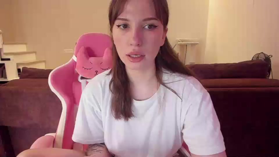 VoyDoll Live Cam Screenshot – 2025-08-17 04:57:04