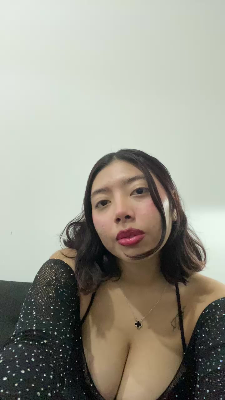 Waifuprohibida Live Cam Screenshot – 2025-08-16 17:20:44