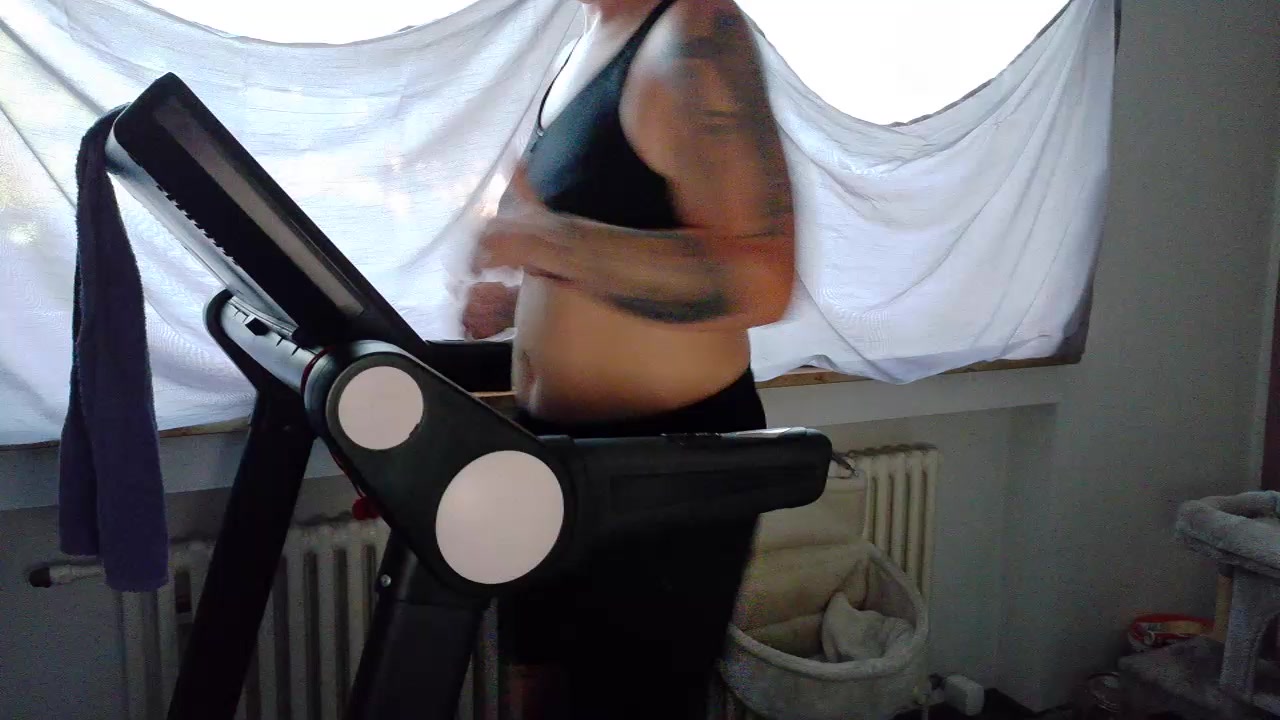 WetGerman Live Cam Screenshot – 2025-08-19 16:40:30