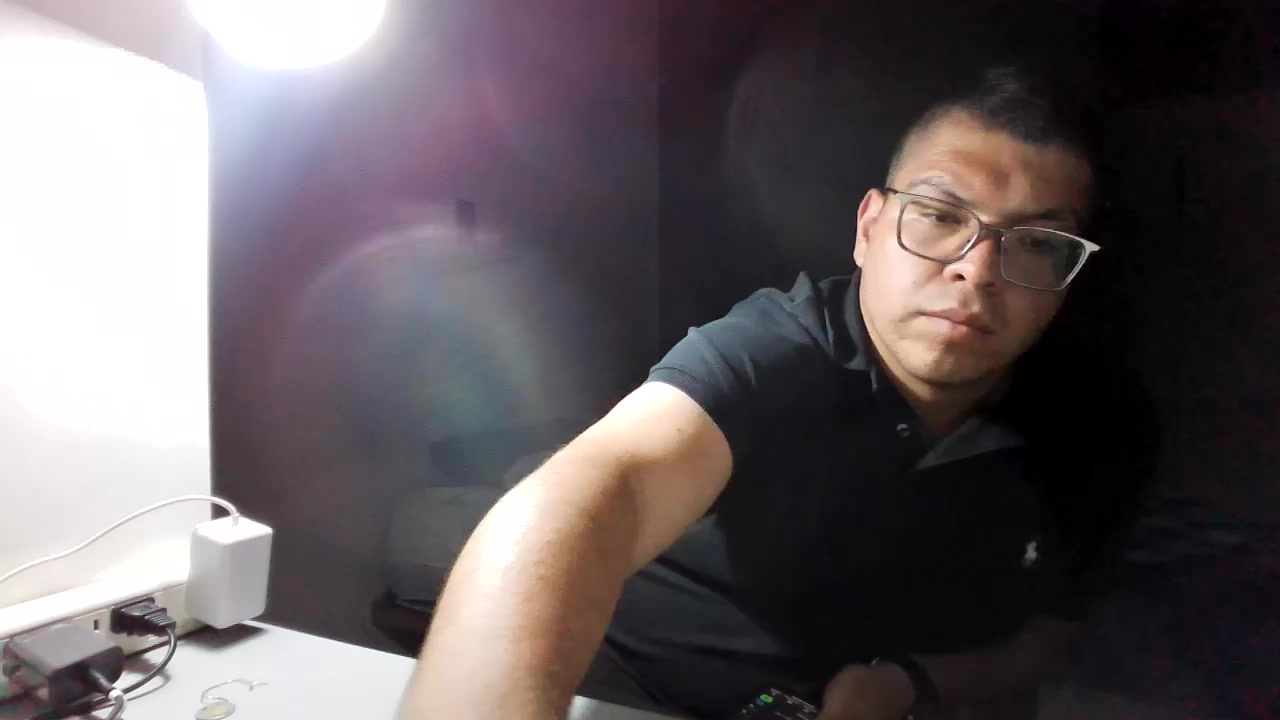 Wolf09Alex1 Live Cam Screenshot – 2025-08-19 04:06:35