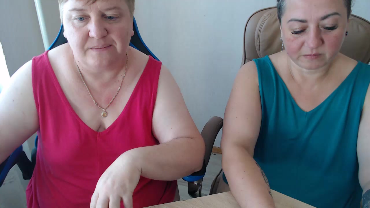 XMollyJaneX Live Cam Screenshot – 2025-08-30 14:08:10